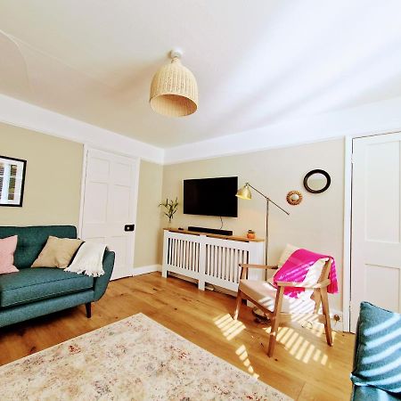 Cheerful 3 Bed Grade II Central Cottage Cirencester Exteriör bild