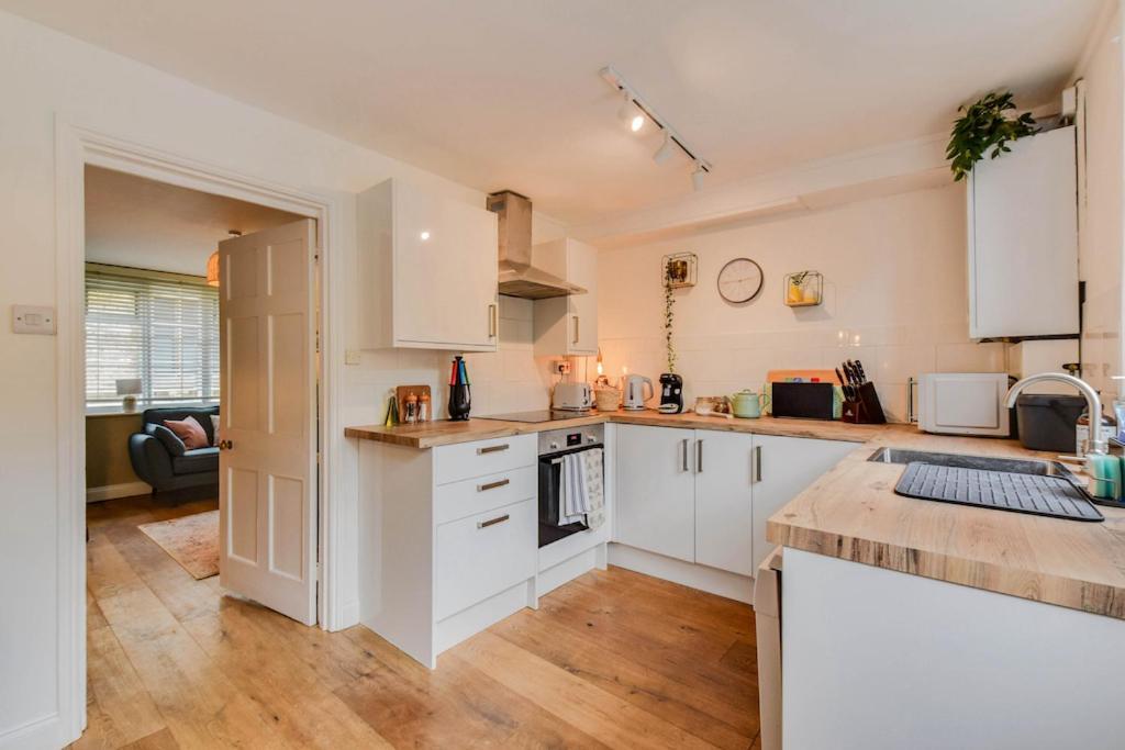 Cheerful 3 Bed Grade II Central Cottage Cirencester Exteriör bild