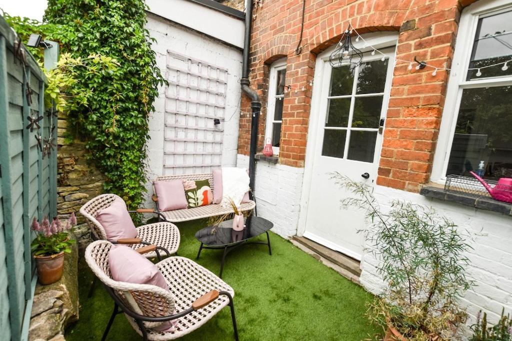 Cheerful 3 Bed Grade II Central Cottage Cirencester Exteriör bild