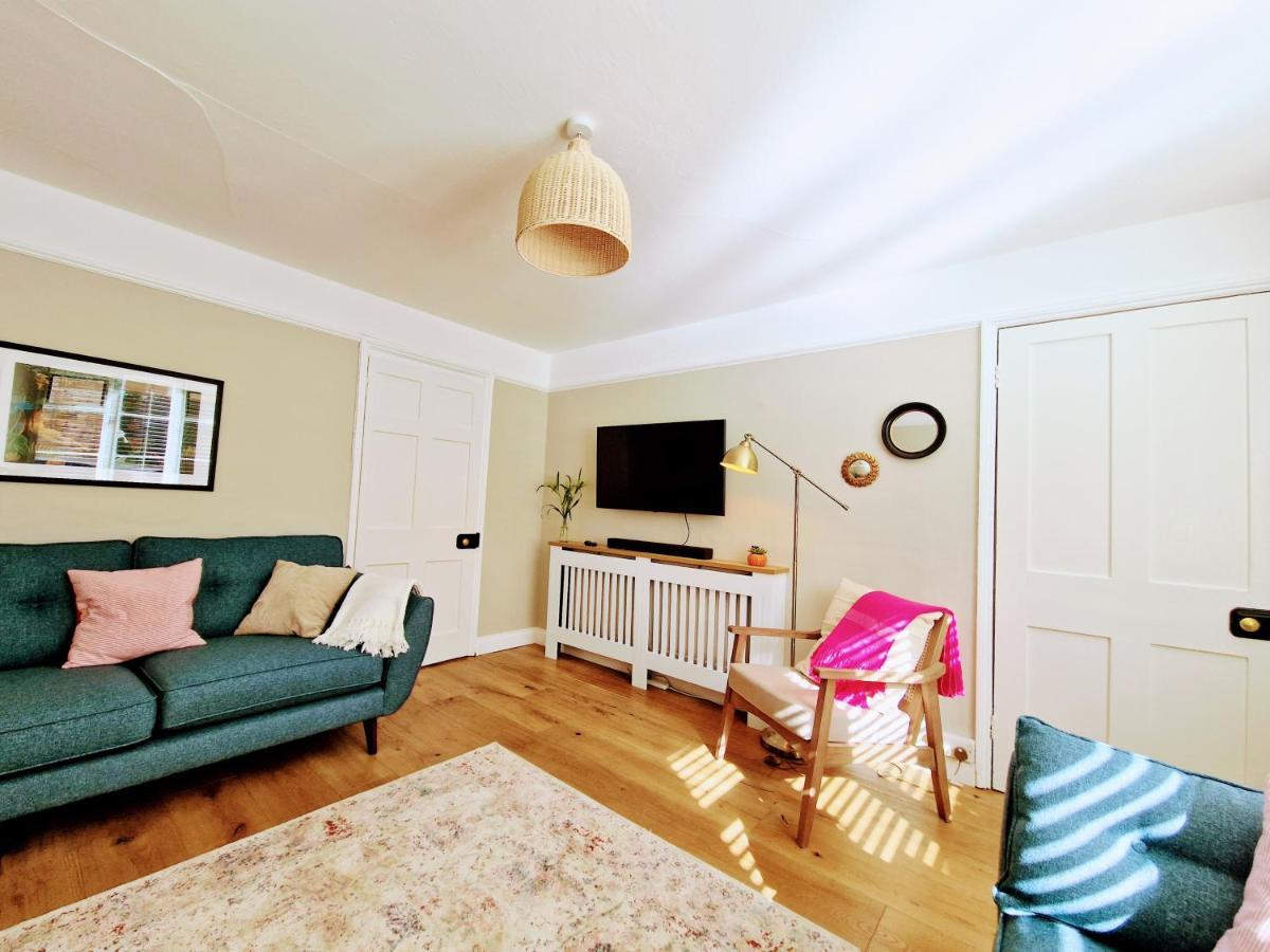 Cheerful 3 Bed Grade II Central Cottage Cirencester Exteriör bild